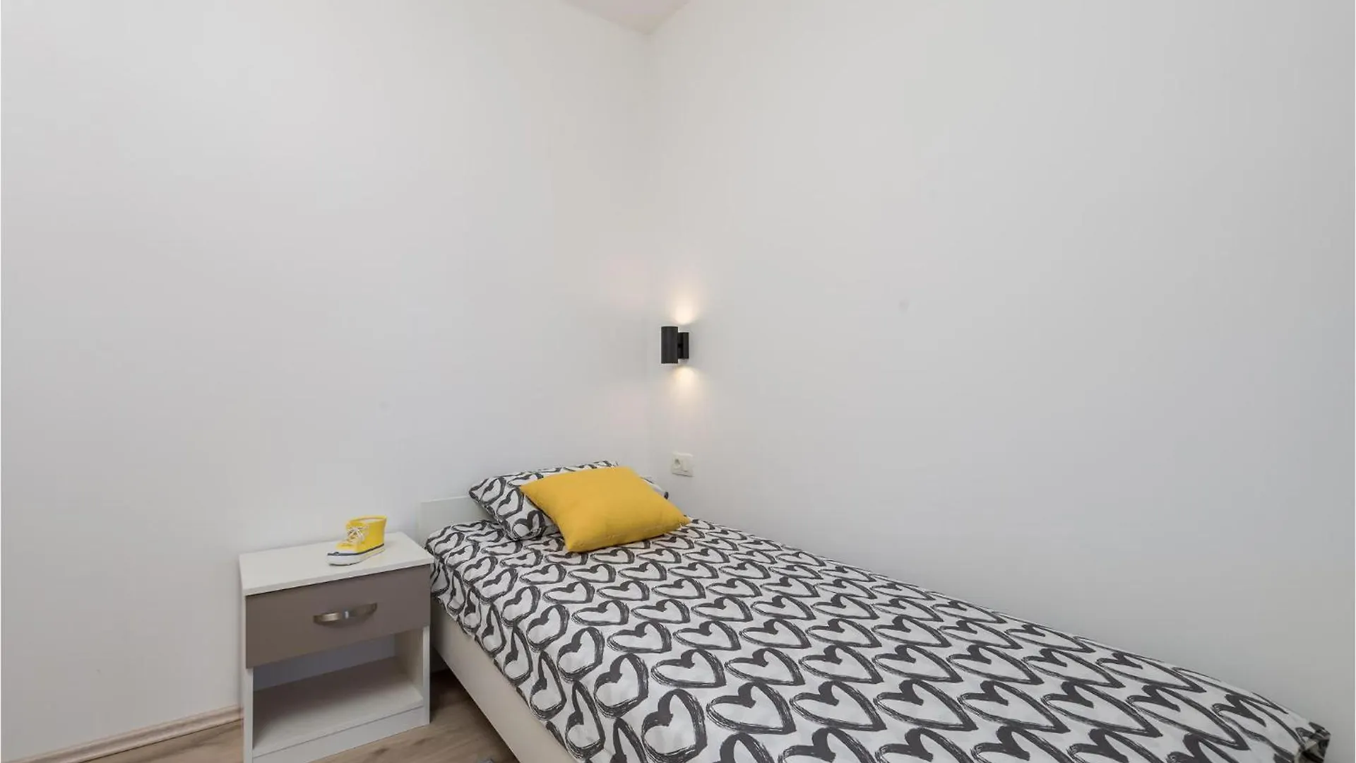 Stunning Apartment In Lovran With Kitchen