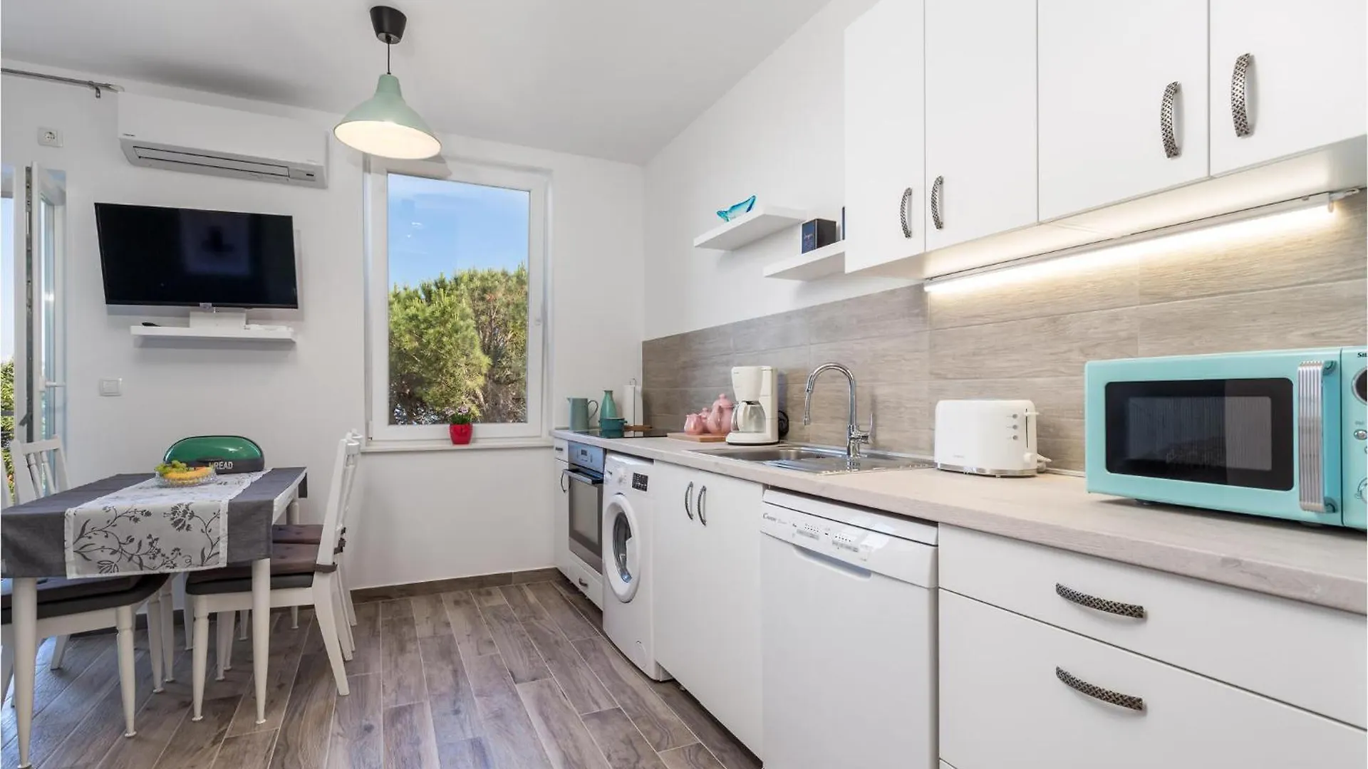 Stunning Apartment In Lovran With Kitchen